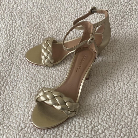 NWOT Bernardo Anthropologie Bethany Gold Braided Strap Block Heels - Picture 3 of 16